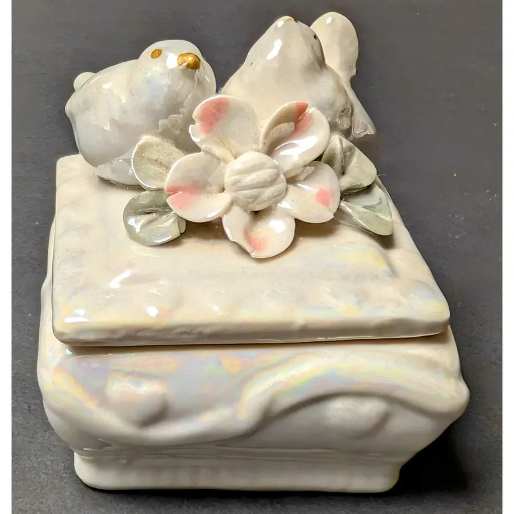 Vtg Lusterware Porcelain Trinket Box 3